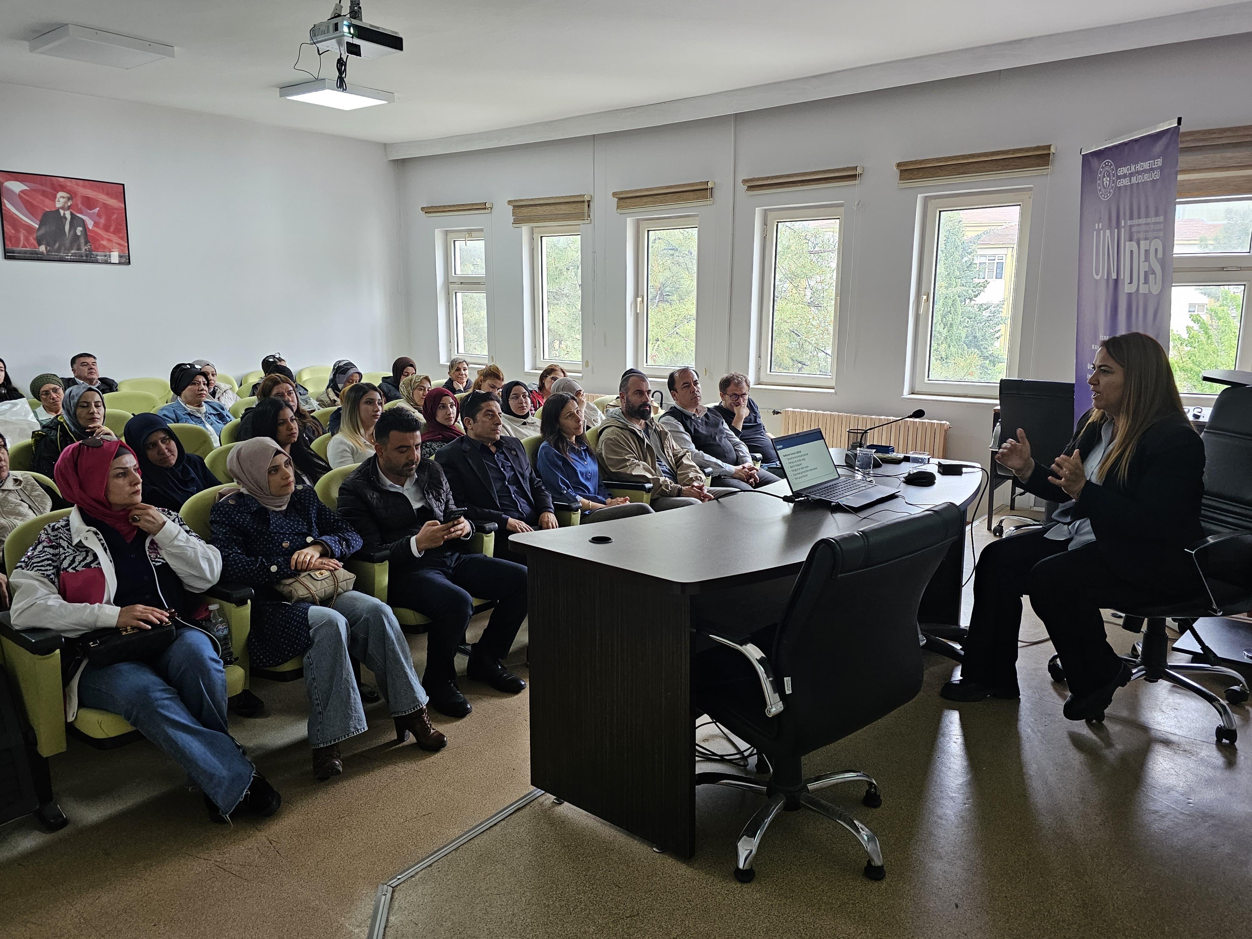 Oylum’dan Kampüse: Mozaik Sanat Akademisi ÜNİDES Proje Sunumu Gerçekleştirildi.